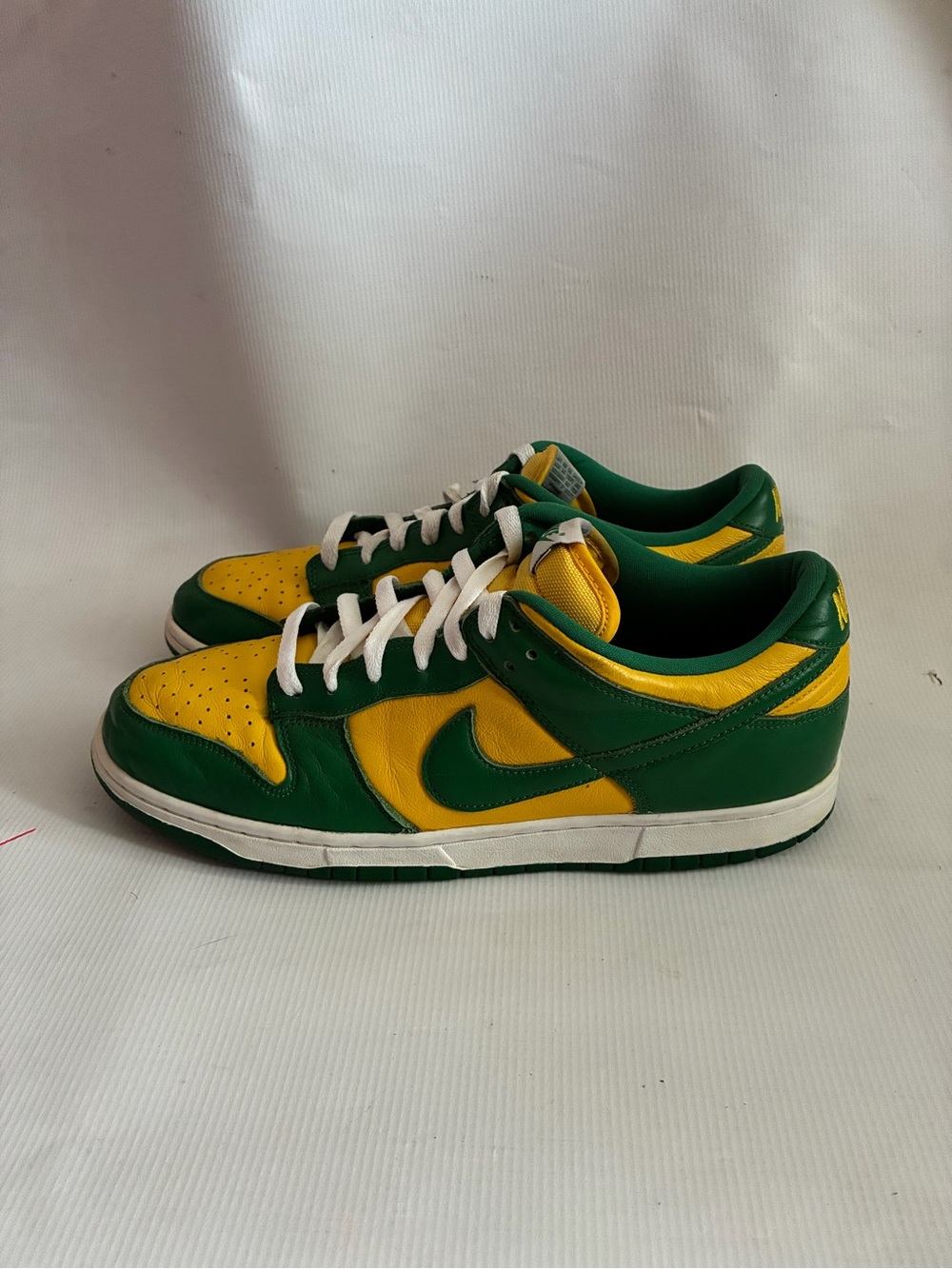 NIKE DUNK LOW PRO SIZE BRAZIL SIZE 10.5 GREEN/YELLOW 2020
